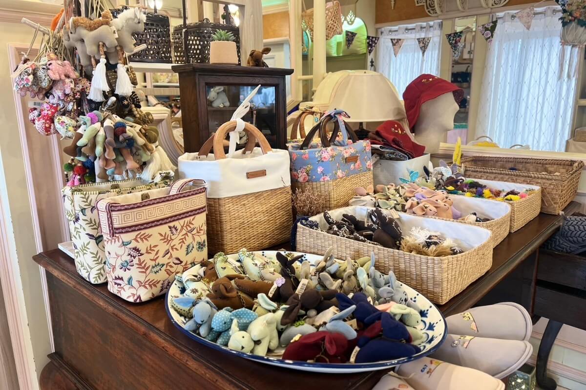 Discover Mueang Non Like a Local