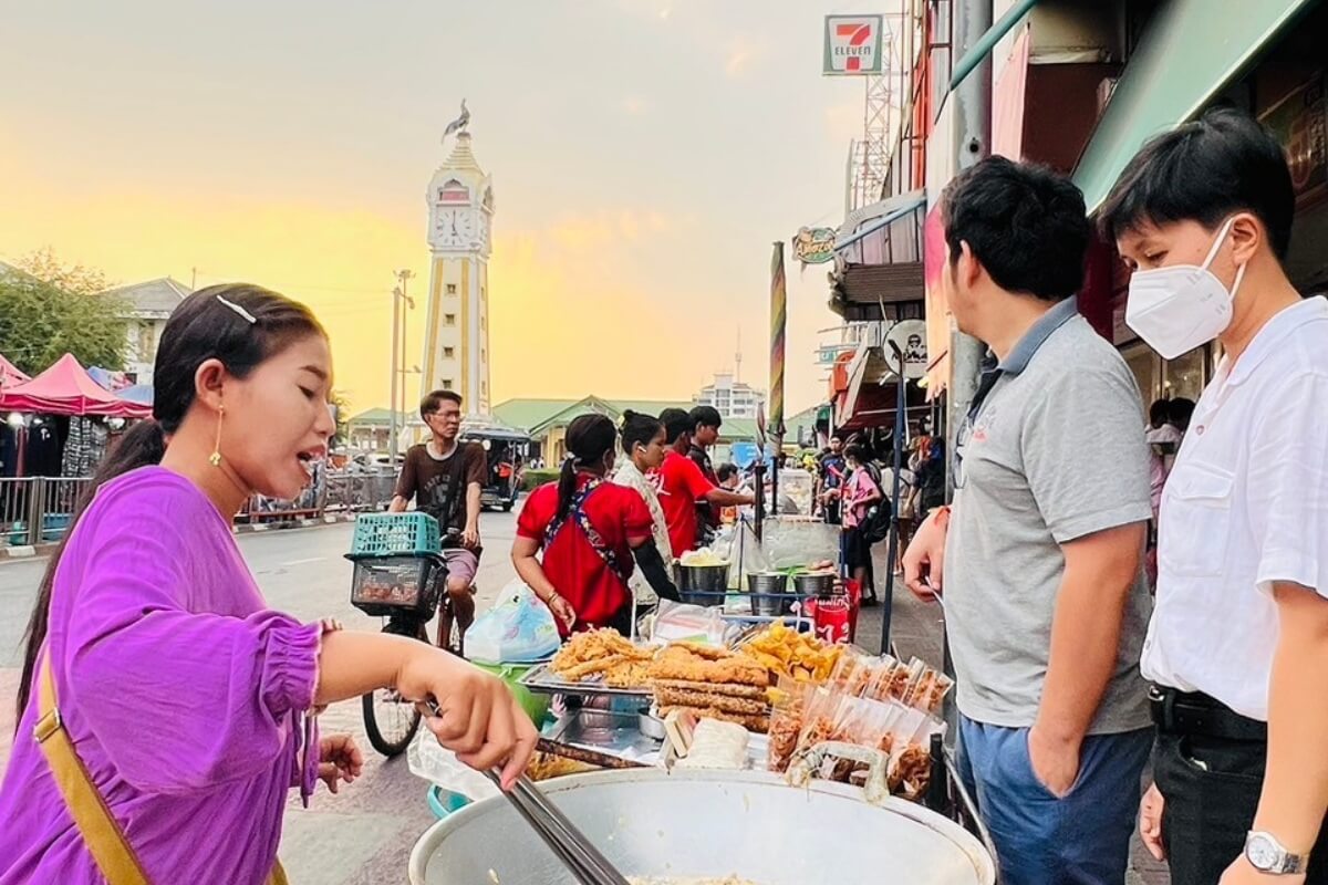 Discover Mueang Non Like a Local