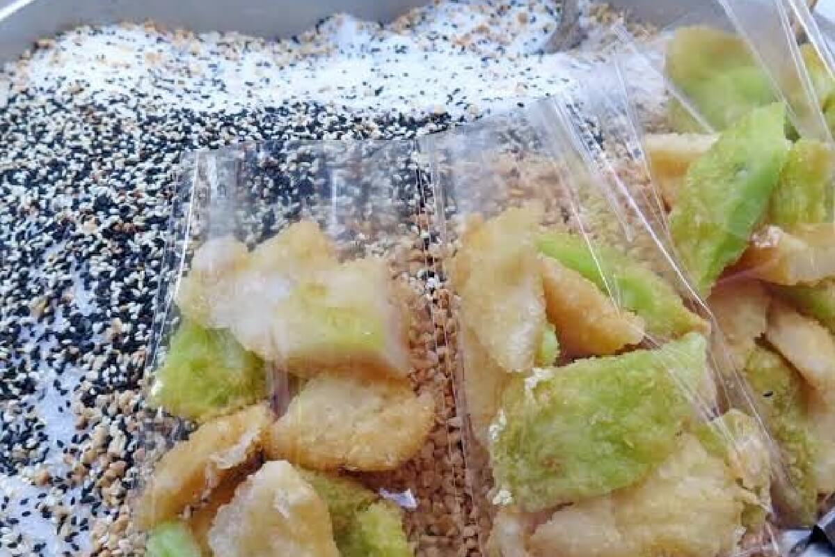 Food tour through the oldest Chinatown in the World “Bangkok China town”