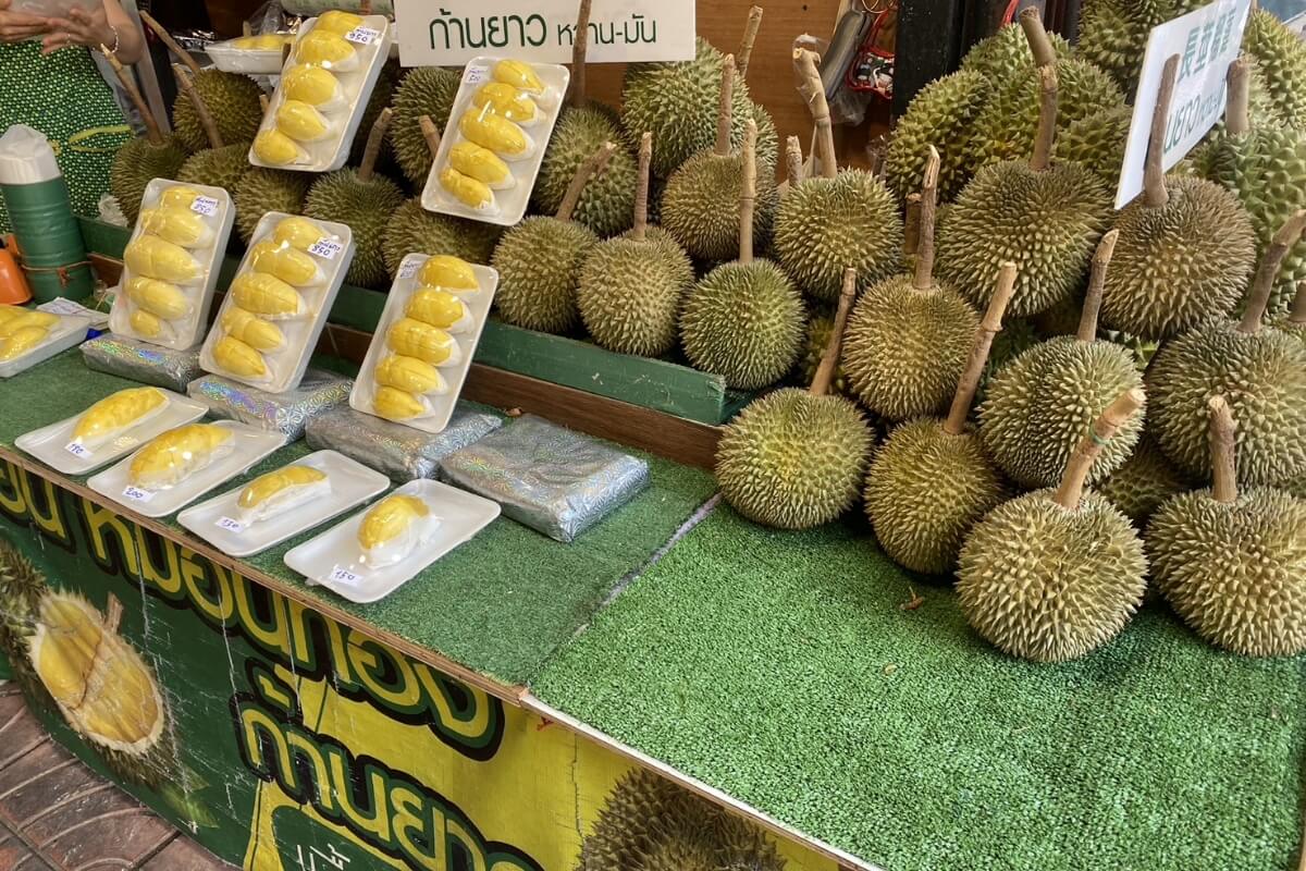 Food tour through the oldest Chinatown in the World “Bangkok China town”