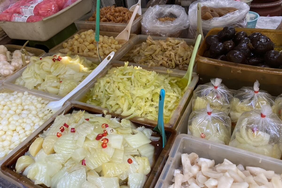 Food tour through the oldest Chinatown in the World “Bangkok China town”