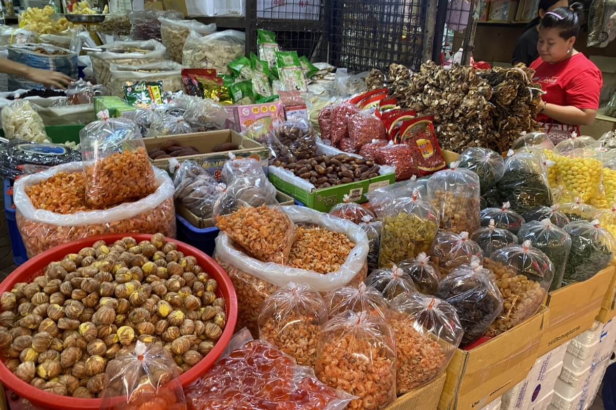 Food tour through the oldest Chinatown in the World “Bangkok China town”