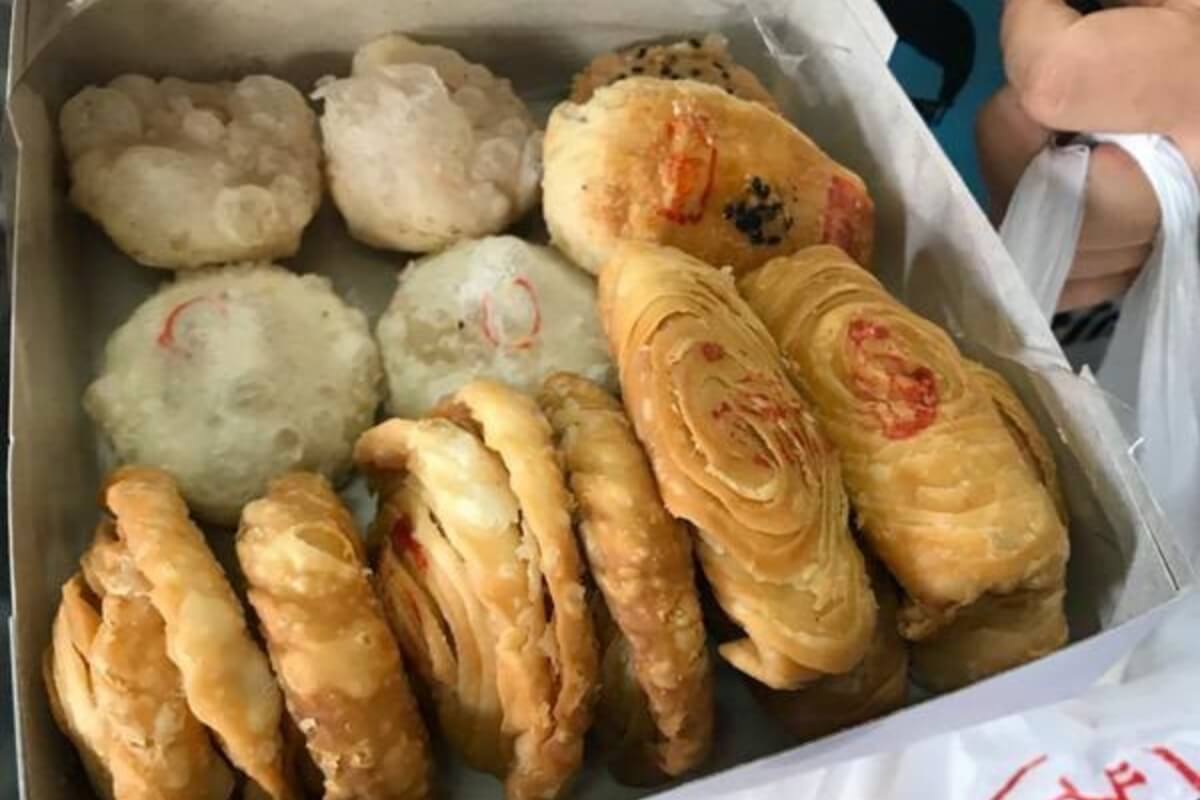 Food tour through the oldest Chinatown in the World “Bangkok China town”