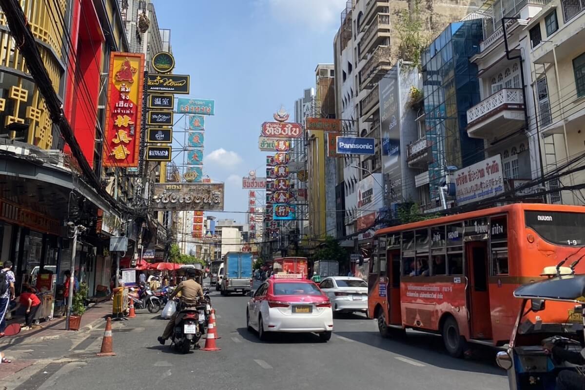 Food tour through the oldest Chinatown in the World “Bangkok China town”