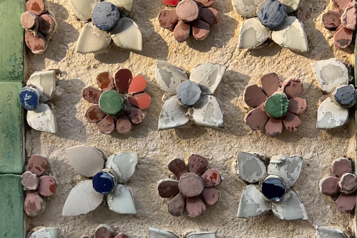 Kids On Tour: Grand Palace and the temple of Emerald Buddha one of the most valuable Buddha in Thailand.