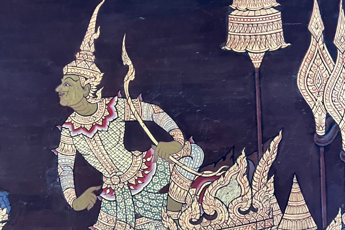 Kids On Tour: Grand Palace and the temple of Emerald Buddha one of the most valuable Buddha in Thailand.